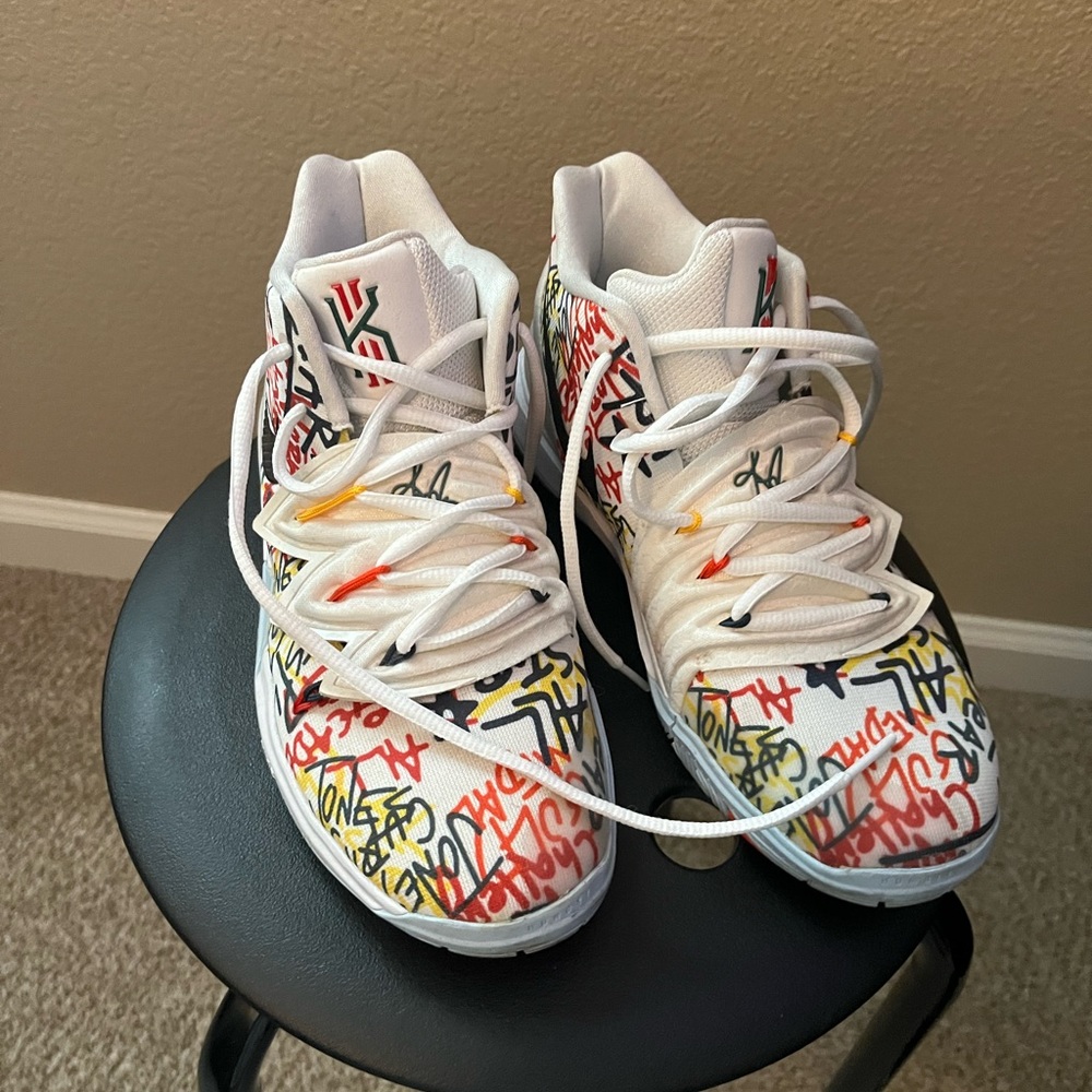 Kyrie 5 'Keep Sue Fresh' Basketball Shoe